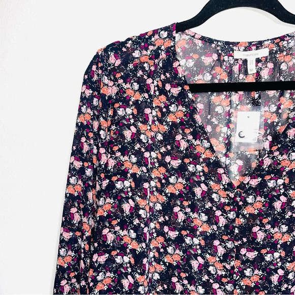 Maurices Blouse Black Pink Ditsy Floral V-neck Button Front NWT Medium Women’s - Picture 3 of 10